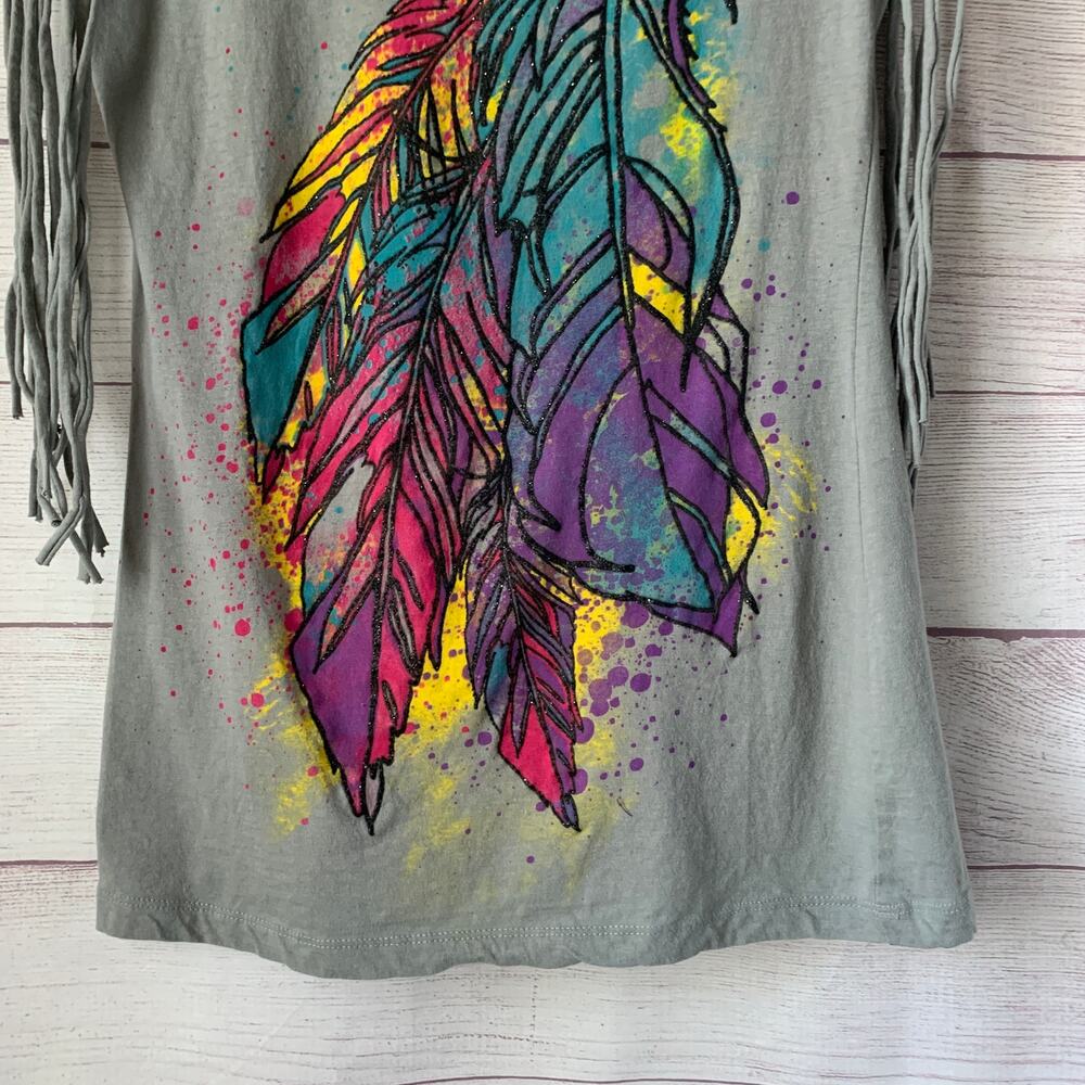 Hybrid Boho Gray Graphic T Shirt Colorful Glitter Feather Fringe Sleeves Size L - Picture 3 of 16